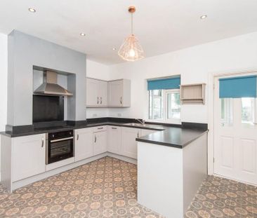 3 bedroom end of terrace house to rent - Photo 5