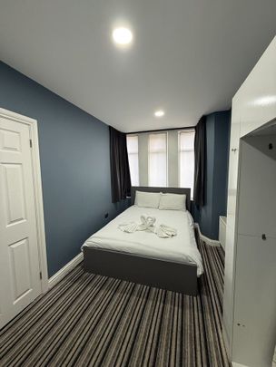 Bedsit, High Town Road, LU2 - Photo 1