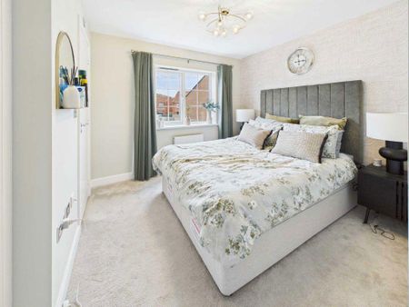 3 bedroom semi-detached house to rent - Photo 3