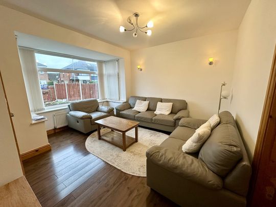 The Oval, Leeds - Photo 1