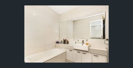 Triple Storey - 2 Bedroom + Study! - Photo 5