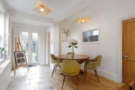 3 bedroom detached house to rent - Photo 2