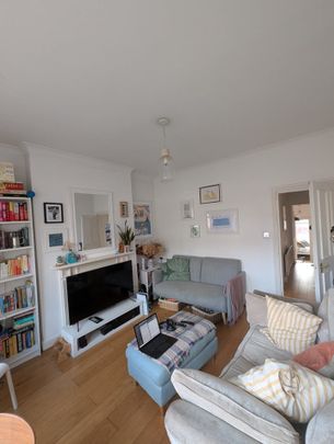 2 Bed Flat, Agincourt Road, NW3 - Photo 1