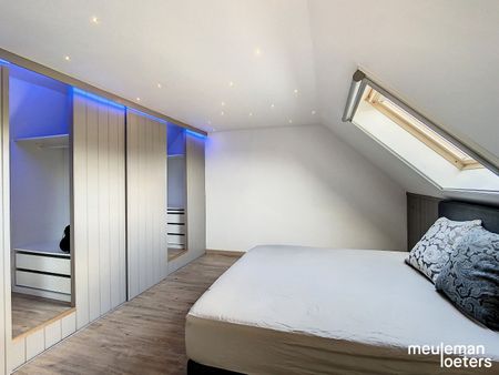 Ruim en lichtrijk appartement met drie slaapkamers - Photo 2