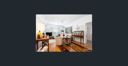 Country Feel in Suburbia - 3 Bedroom Family Home - Photo 3