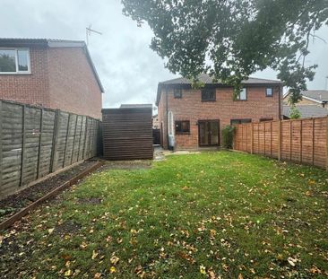 3 bedroom semi-detached house to rent - Photo 1