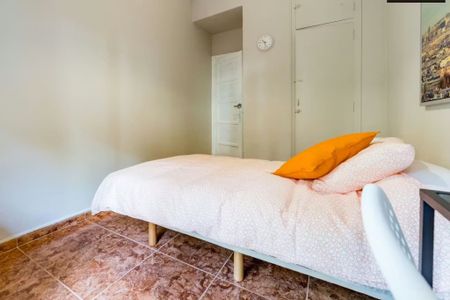 Calle Marqués de Zenete, Valencia, Valencian Community 46007 - Photo 4