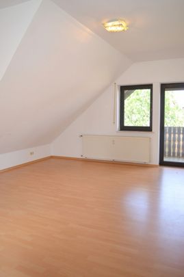 Schöne 3 Zimmer Dachgeschosswohnung in ruhiger Lage von Zülpich! - Foto 1