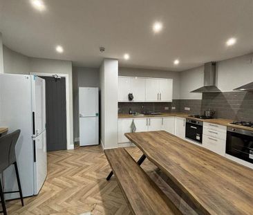 1 bedroom in a house share to rent - Photo 6