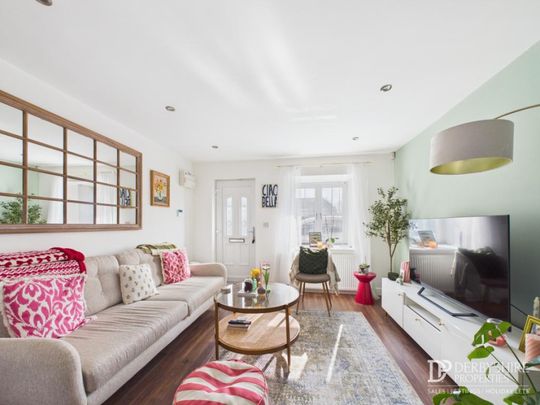 2 Bedroom Semi-Detached House - Photo 1