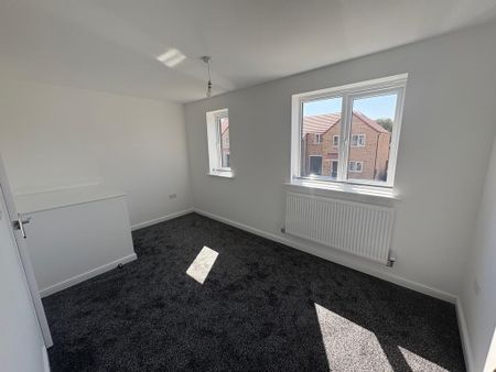 3 bedroom semi-detached house to rent - Photo 3