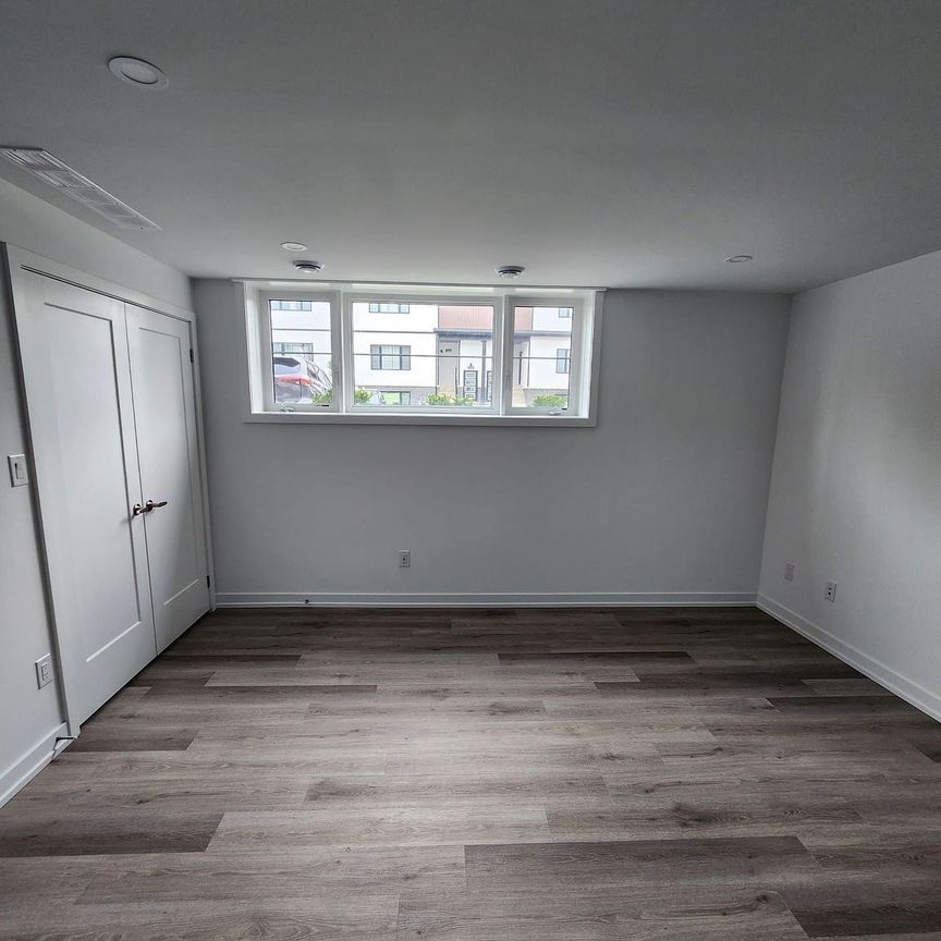 For Lease - 4263 Fourth Avenue Unit# 814, Niagara Falls, Ontario - Photo 1