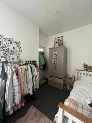 2 bedroom house share to rent - Photo 1