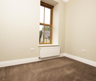 3 bedroom Flat To Let Total Size: 700 SQ FT - Photo 4