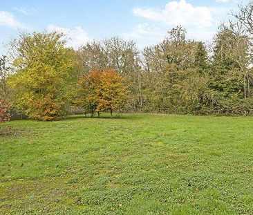 An attractive Victorian property located in the heart of the villag... - Photo 2