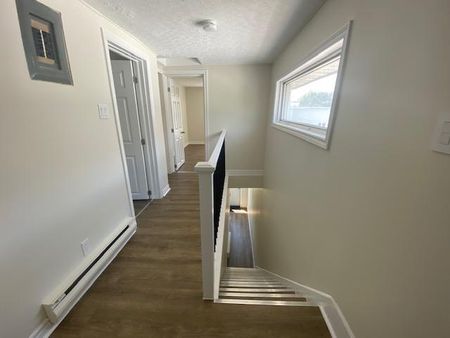 219 Montreal Street - Upper Unit, 2 bed, 1 bath - Photo 5