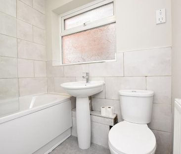 2 bedroom maisonette to rent - Photo 4