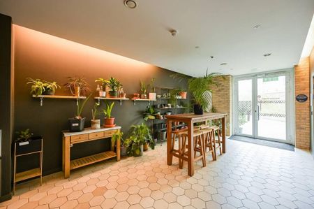 4 bedroom flat to rent - Photo 3