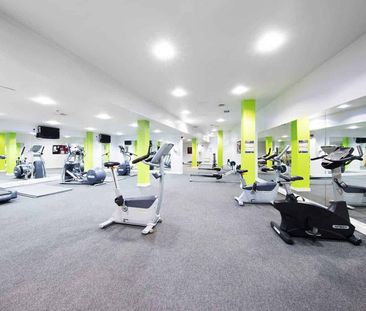 Double Wheelchair Accessible Ensuite - Photo 3