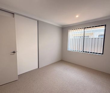 Brand New 5 Bedroom House in Prime Dudley Park Location - Photo 3