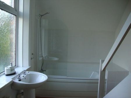 2 Bed Flat, Sandringham Drive, CH45 - Photo 2