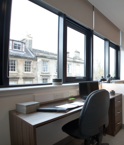 1 bedroom in a flat share to rent - Photo 5