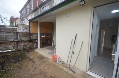 3 bedroom terraced house to rent - Photo 3