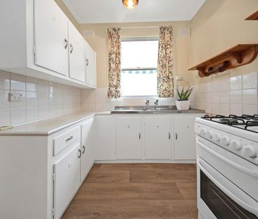 Coastal Living Made Easy. Please apply through realestate.com - Photo 3