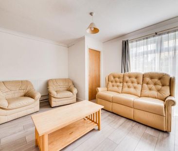 5 bedroom house to rent - Photo 2