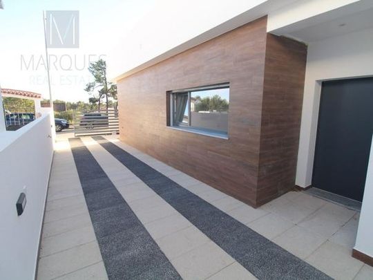 Moradia T3 - Photo 1