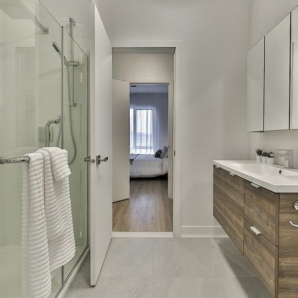 2505 Boulevard Marcel-Laurin, Montréal, QC - Photo 1