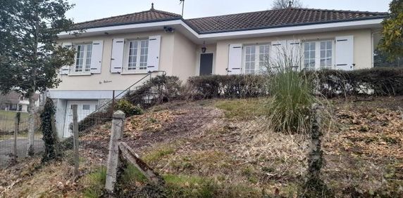 Location Maison 4 pièces 86m² ST JUST LE MARTEL 87590 - Photo 2
