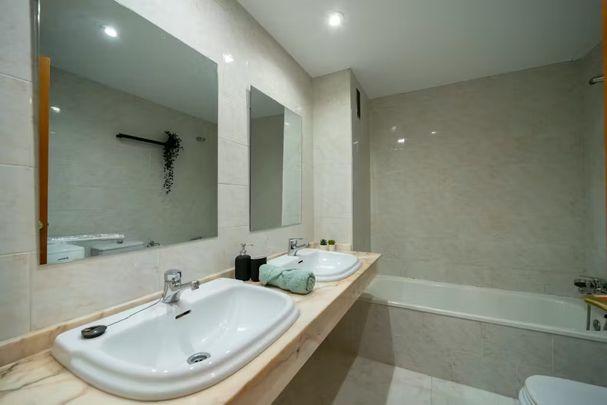 Carrer Serpis, Valencia, Valencian Community 46022 - Photo 1