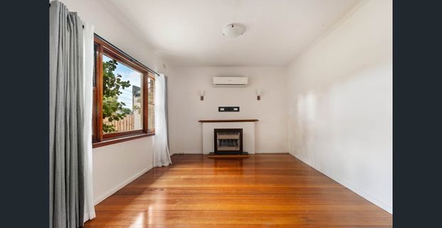 Neat Mid-Century Gem - Photo 1