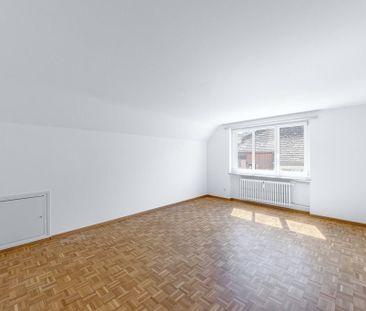 Preisgünstige Dachwohnung mit zeitgemässem Komfort - Foto 2