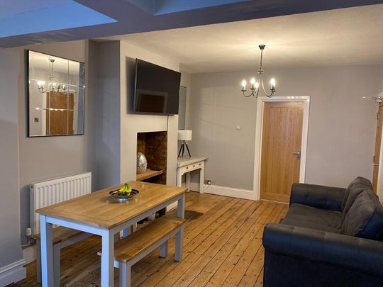 1 bedroom in a house share to rent - Photo 1