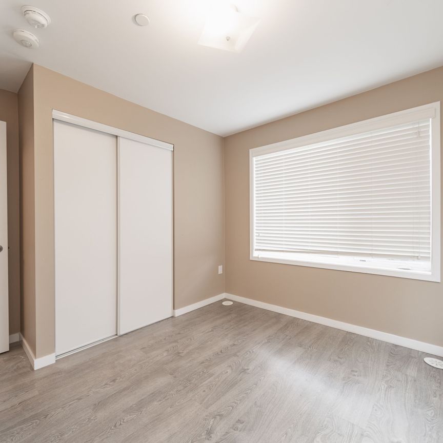 For Lease - 600 Alex Gardner Circle Unit# 107, Aurora, Ontario - Photo 1