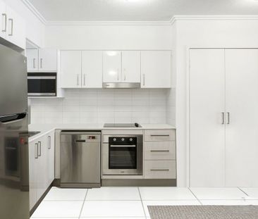 Stylish & Modern 2-Bedroom Apartment in the Heart of Kelvin Grove !!! - Photo 5