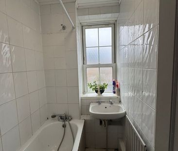 Room in a Shared House, Chicksand House, E1 - Photo 6