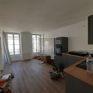 Location Appartement 1 pièce 25m² LA GUERCHE DE BRETAGNE 35130 - Photo 2