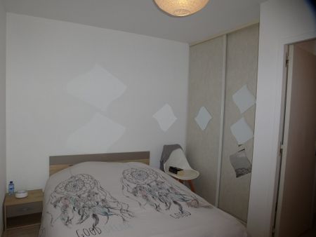 Location Appartement 3 pièces 64m² ST DONAT SUR L HERBASSE 26260 - Photo 3