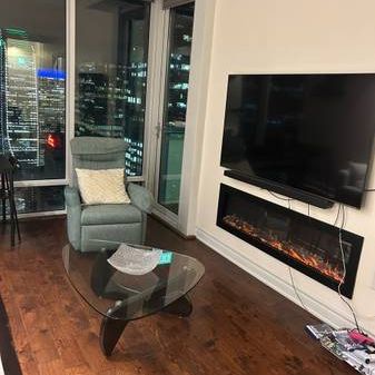 Stunning 1 bed, 1 bath + Den Furnished Apartment in Downtown Toronto, - Photo 4