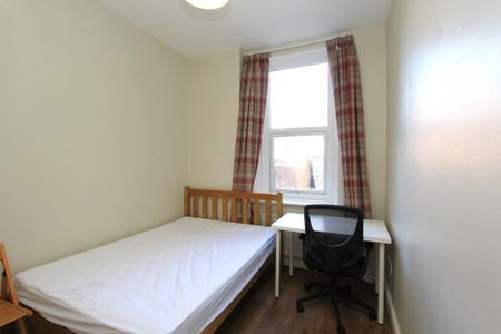 3 bedroom flat to rent - Photo 5