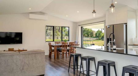 Modern and secure Living - Photo 4