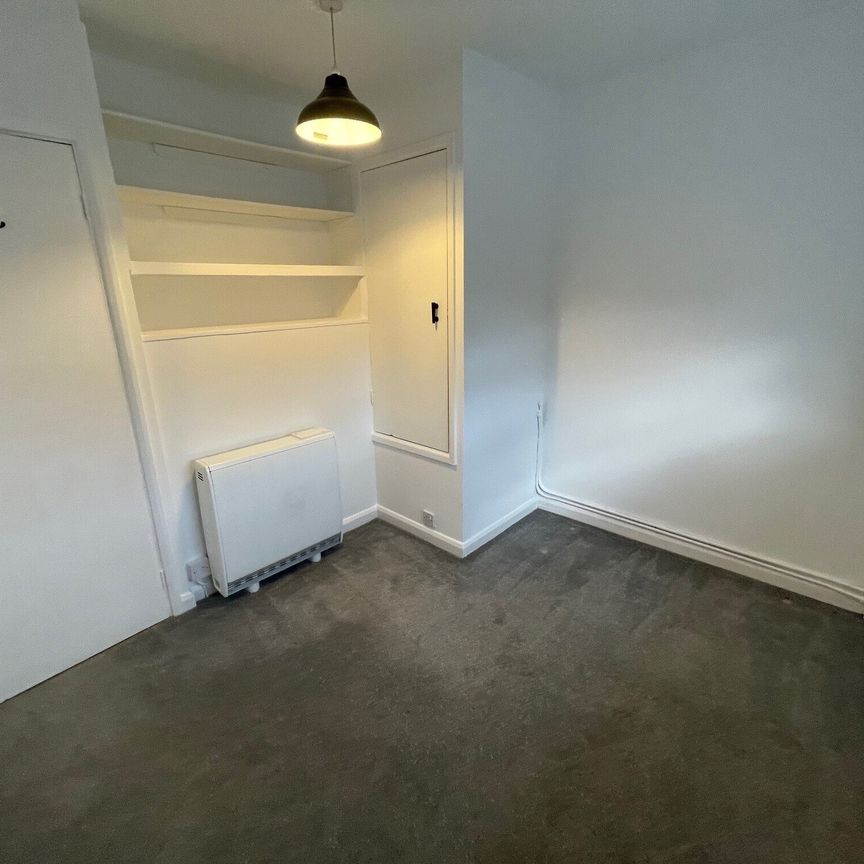 Quemerford, Wiltshire, Calne - Photo 1