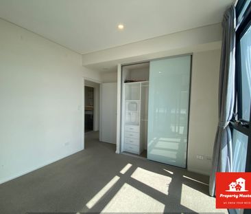 Price negotiable- City & Water View 2 Bedroom 2 Bath 1 Parking - Photo 4