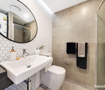 Studio with 1 bathroom - Photo 2