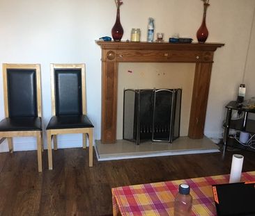 2 Bed Flat, Hutchison Road, EH14 - Photo 2