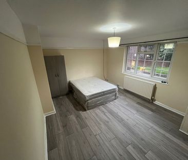 Room in a Shared House, Selby Road, N17 - Photo 4