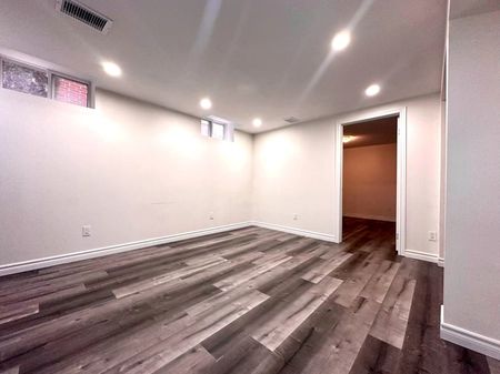 For Lease - 12 Milton Place, Vaughan, Ontario - Photo 2